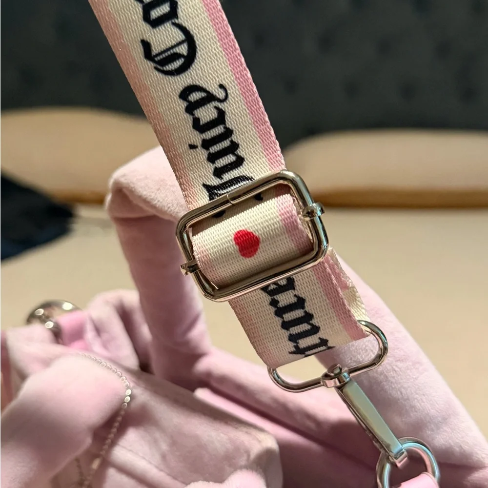 Juicy Couture Light Pink Tote with Heart Charm - Picture 6 of 6